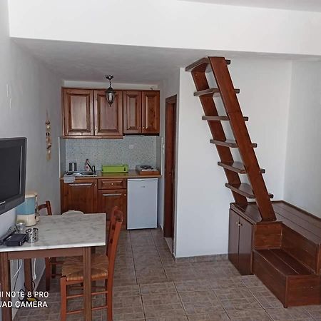 Asvestoti Mesonettes Blue Light Σιελ Μεζονετεs Hotel Pera Gyalos Bagian luar foto